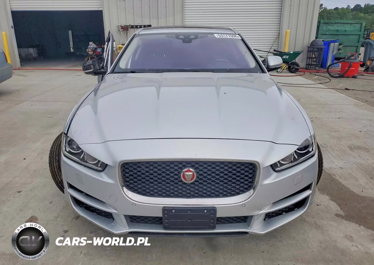 2017 Jaguar Xe Premium VIN:SAJAD4BG9HA969474 - 5