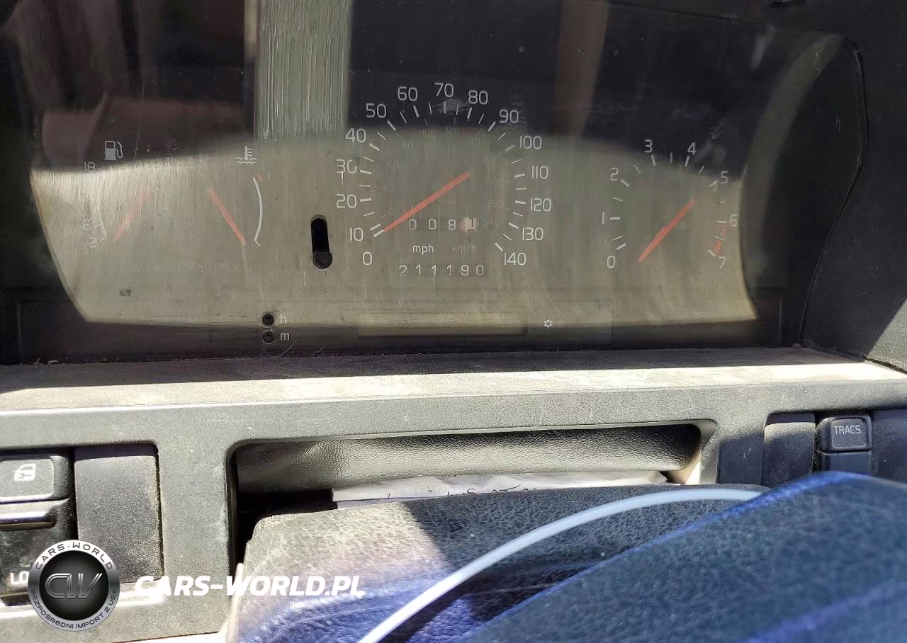 1996 Volvo 850 Base VIN:YV1LW5542T2258320 - 9