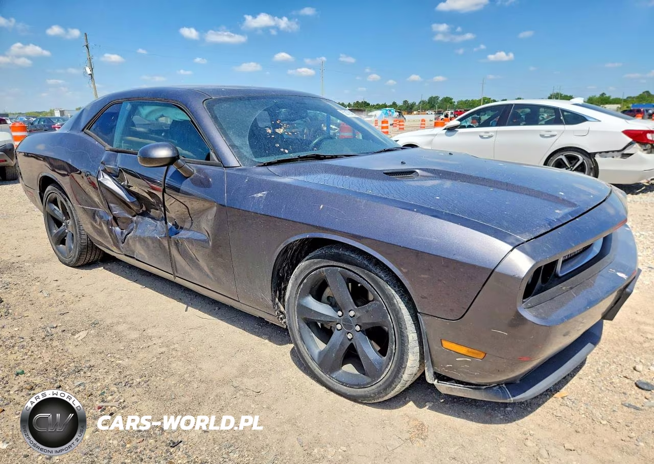 2013 Dodge Challenger VIN:2C3CDYAG2DH676158 - 4