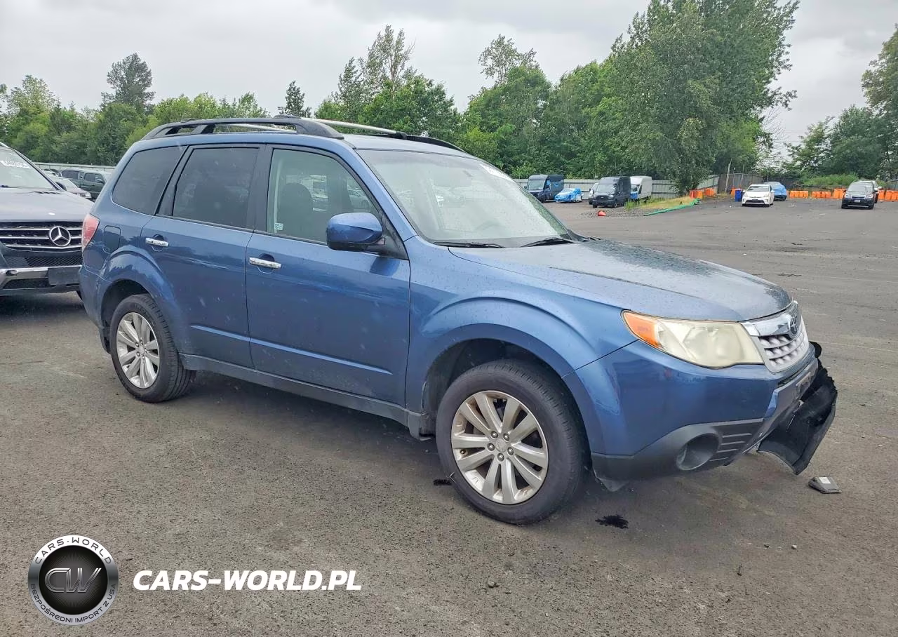 2011 Subaru Forester 2.5X Premium VIN:JF2SHADC1BH732672 - 4