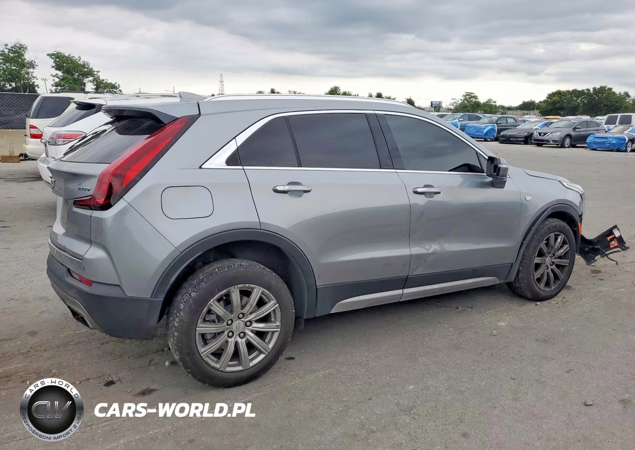 2023 Cadillac Xt4 Premium Luxury VIN:1GYFZCR4XPF175817 - 3