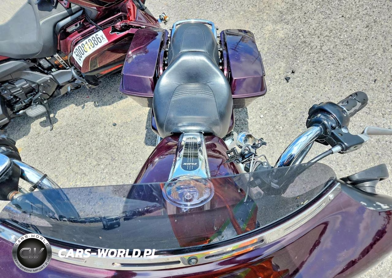2007 Harley-Davidson Flhx VIN:1HD1KB4197Y670945 - 5