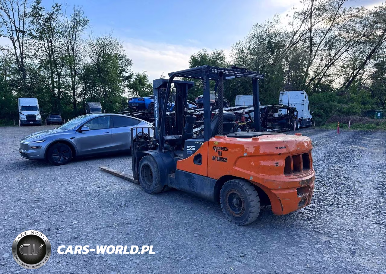 2013 Doosan Industrial Equipment Cushion Tire Or Pneumatic Forklift Forklift VIN:FD80518800095 - 3