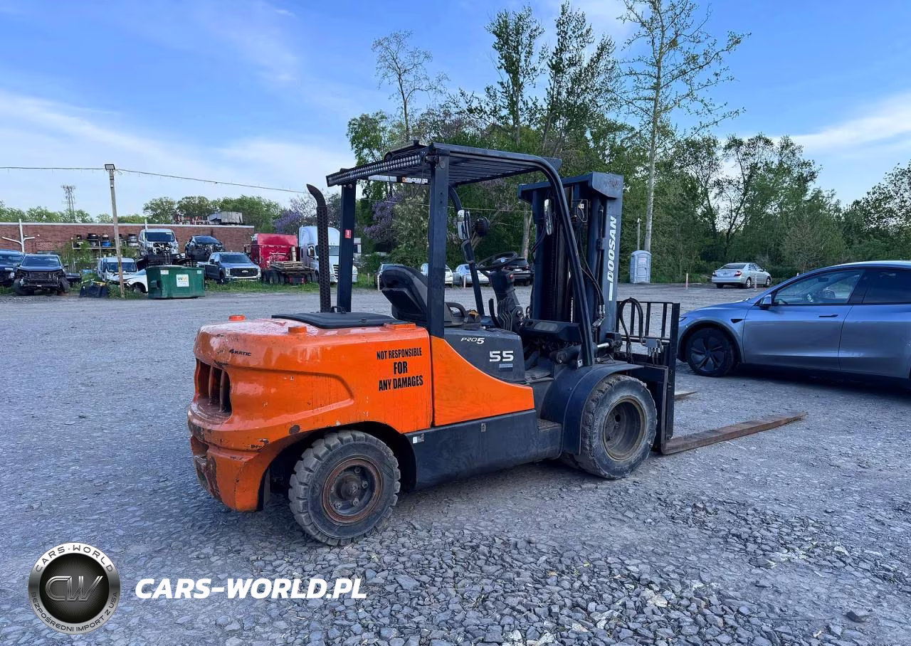 2013 Doosan Industrial Equipment Cushion Tire Or Pneumatic Forklift Forklift VIN:FD80518800095 - 4