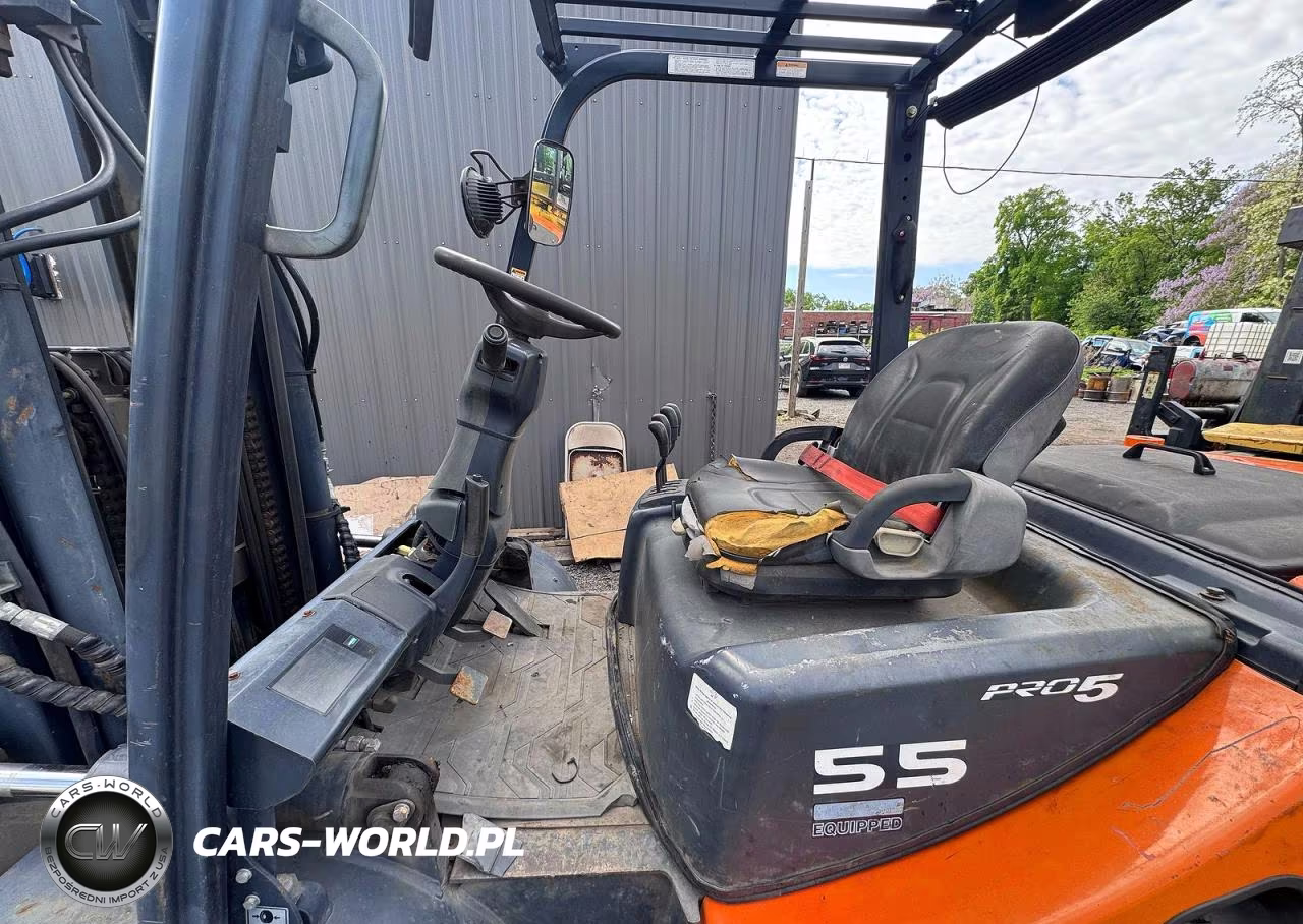 2013 Doosan Industrial Equipment Cushion Tire Or Pneumatic Forklift Forklift VIN:FD80518800095 - 6