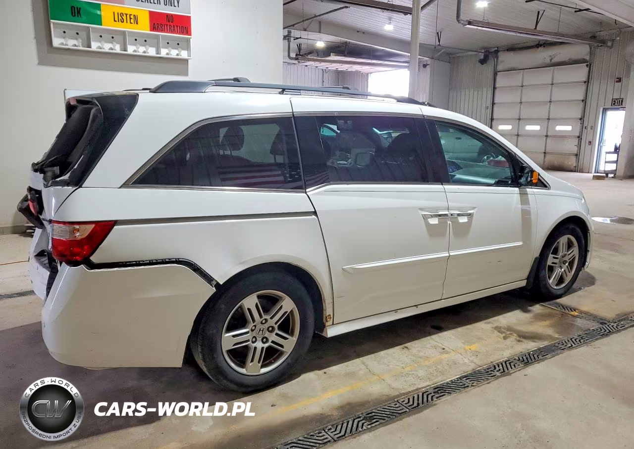 2011 Honda Odyssey Touring VIN:5FNRL5H99BB055484 - 3
