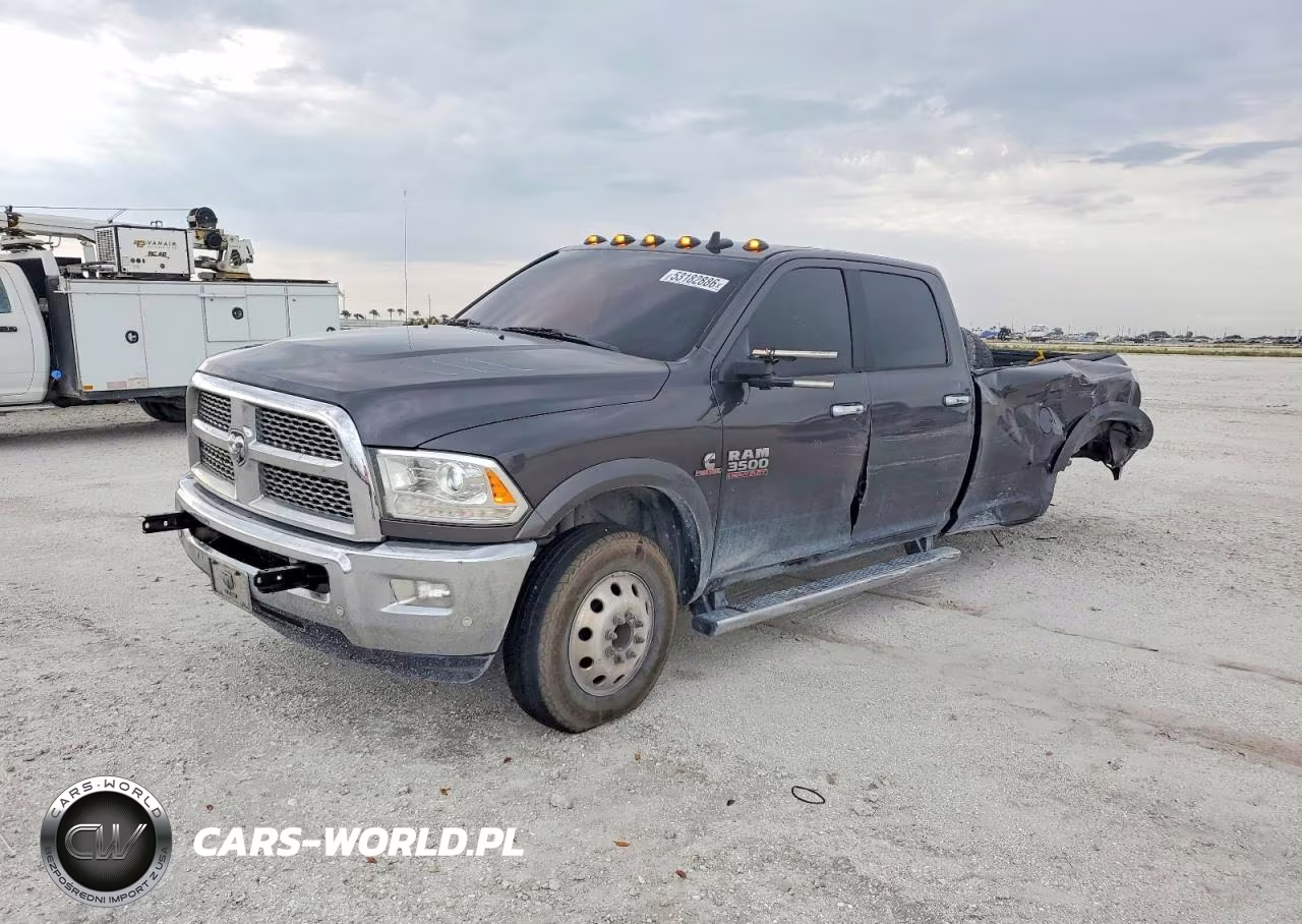 2018 Ram 3500 Laramie VIN:3C63RRJL5JG334674 - 2