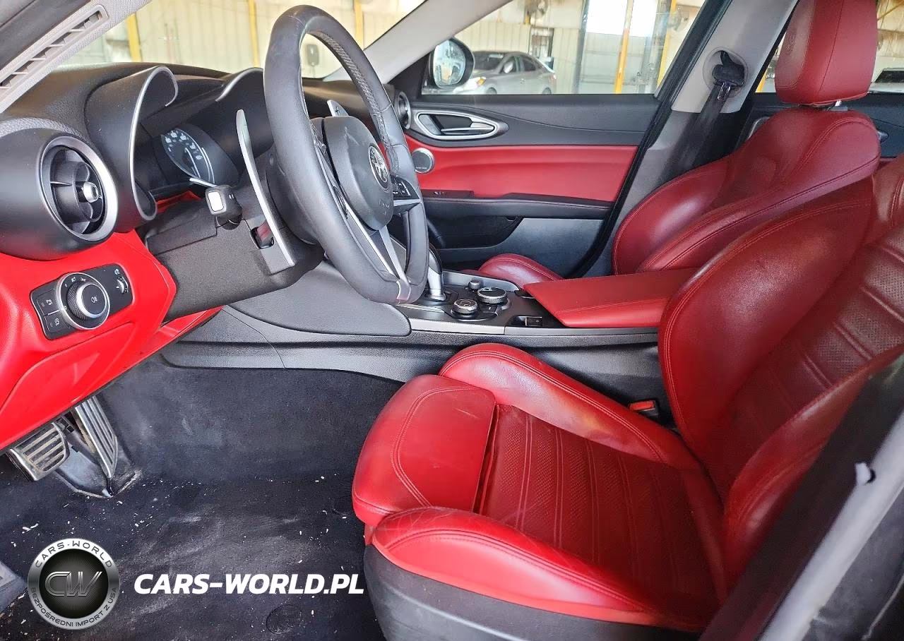 2019 Alfa Romeo Giulia Ti VIN:ZARFAMBN2K7600882 - 7