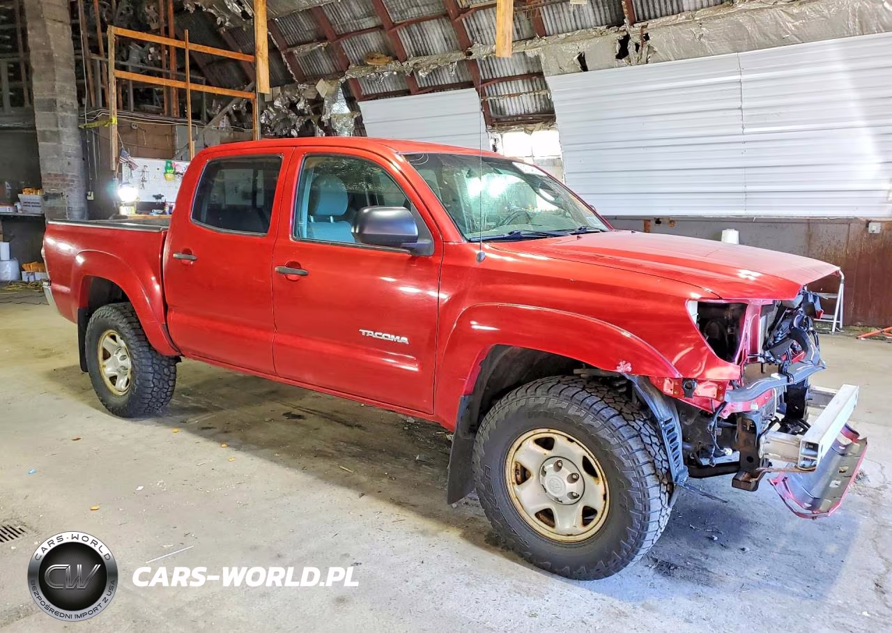 2015 Toyota Tacoma V6 VIN:3TMLU4ENXFM179778 - 4