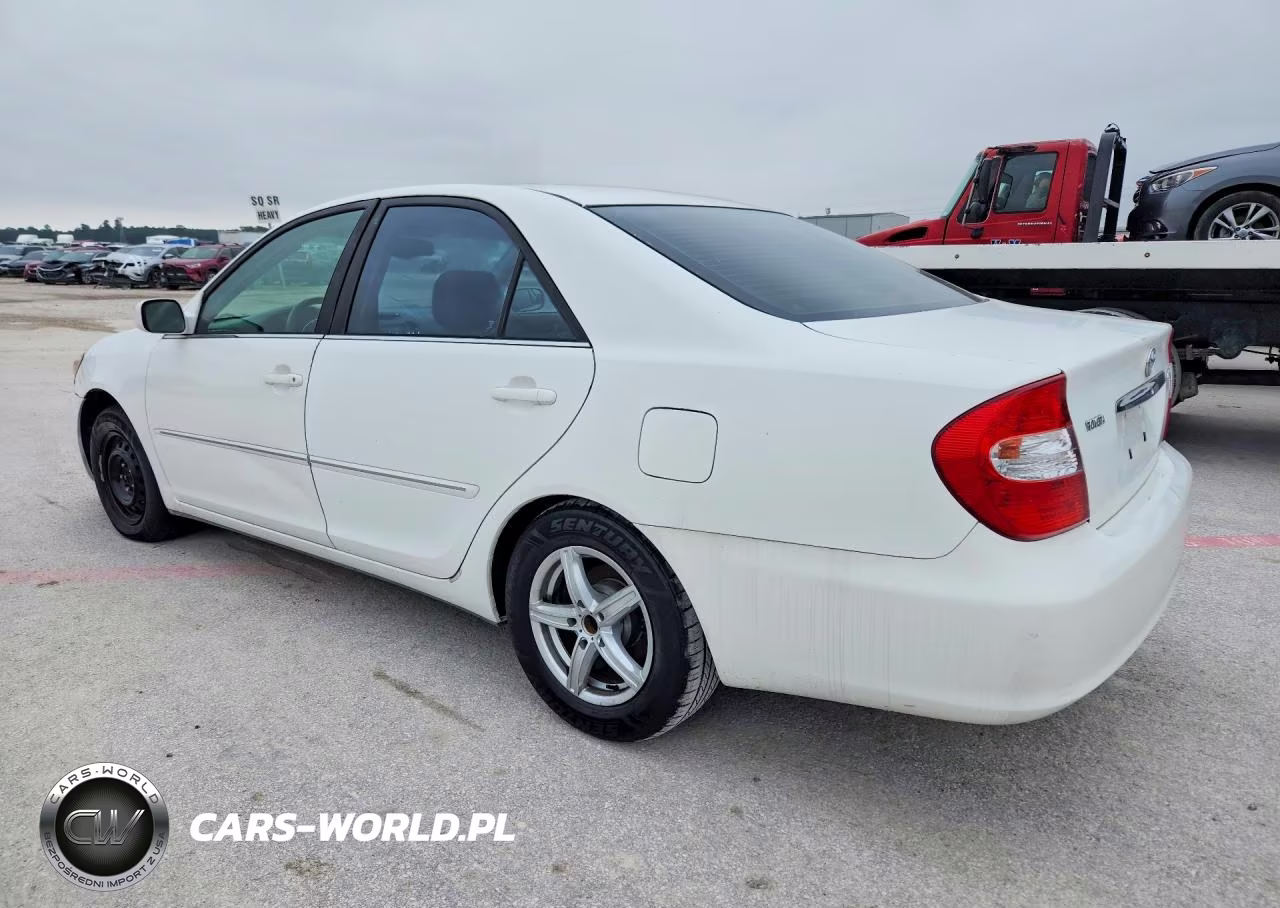 2002 Toyota Camry Le VIN:4T1BE32K52U027812 - 2