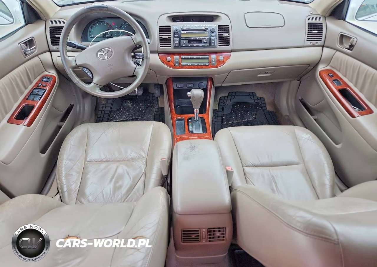 2002 Toyota Camry Le VIN:4T1BE32K52U027812 - 8