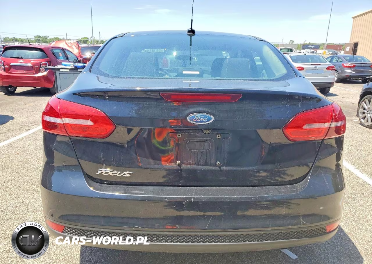 2017 Ford Focus S VIN:1FADP3E2XHL332097 - 6
