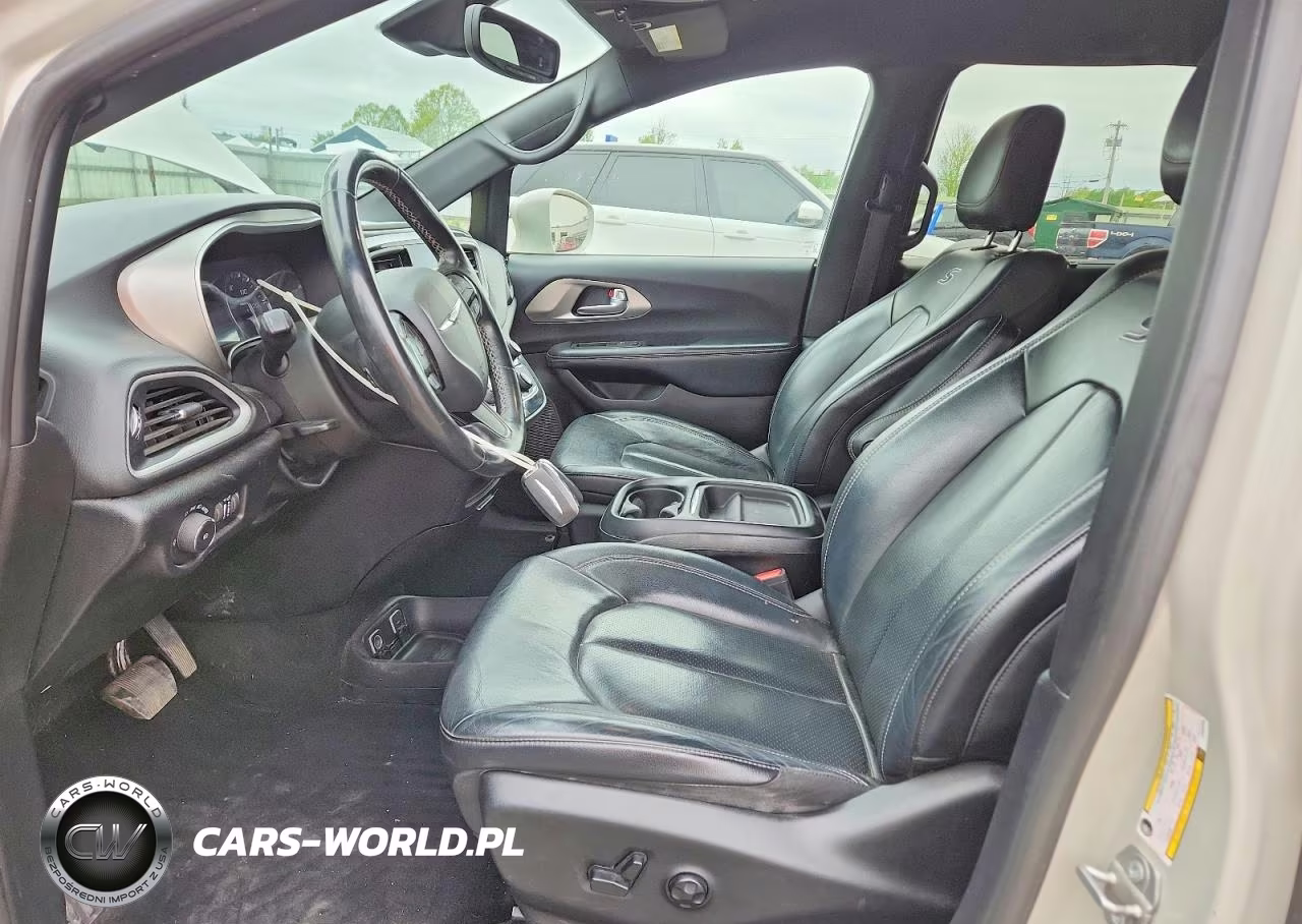 2020 Chrysler Pacifica Touring L VIN:2C4RC3BG2LR268066 - 7