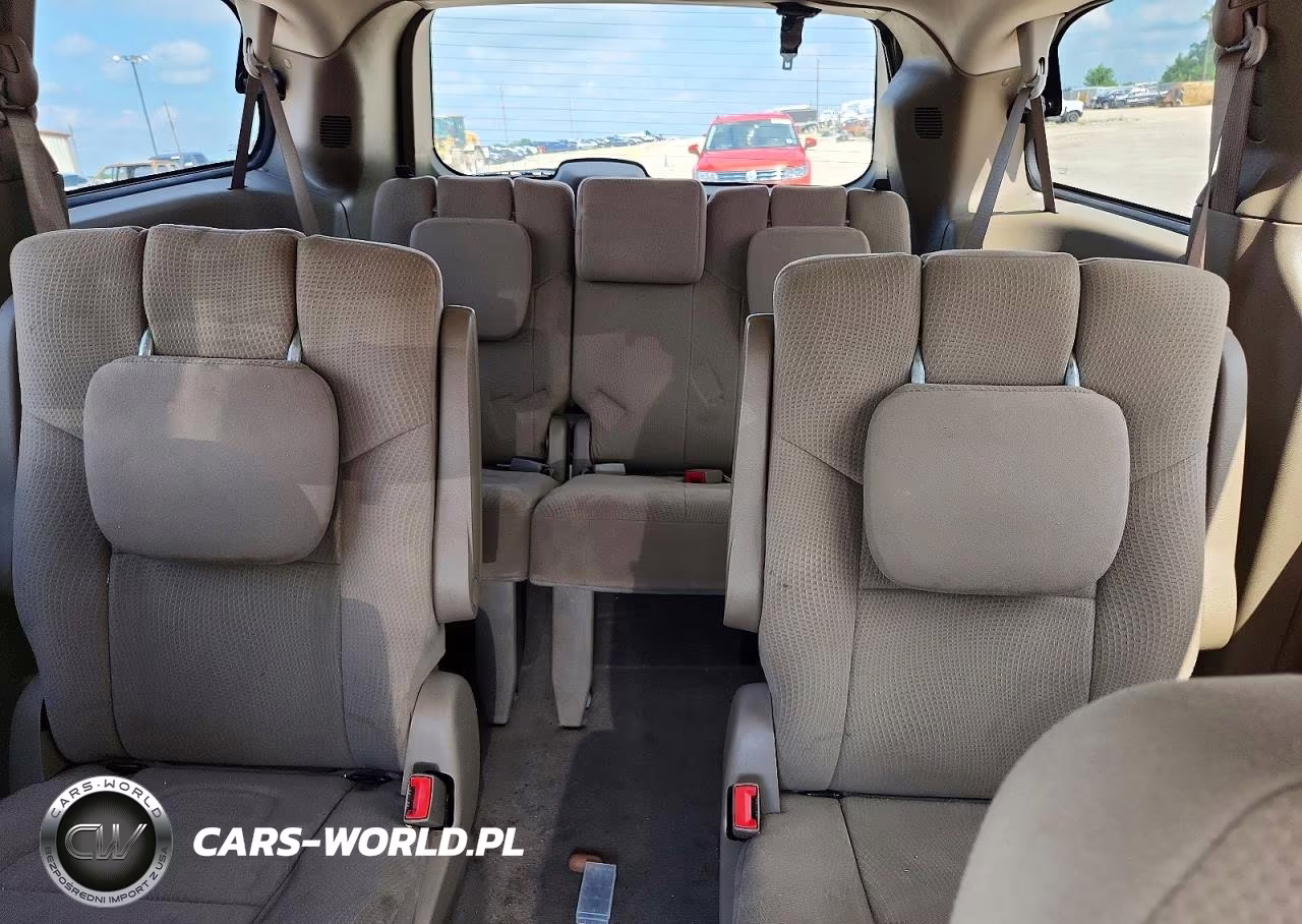 2011 Chrysler Town & Country Touring VIN:2A4RR5DG6BR611221 - 10