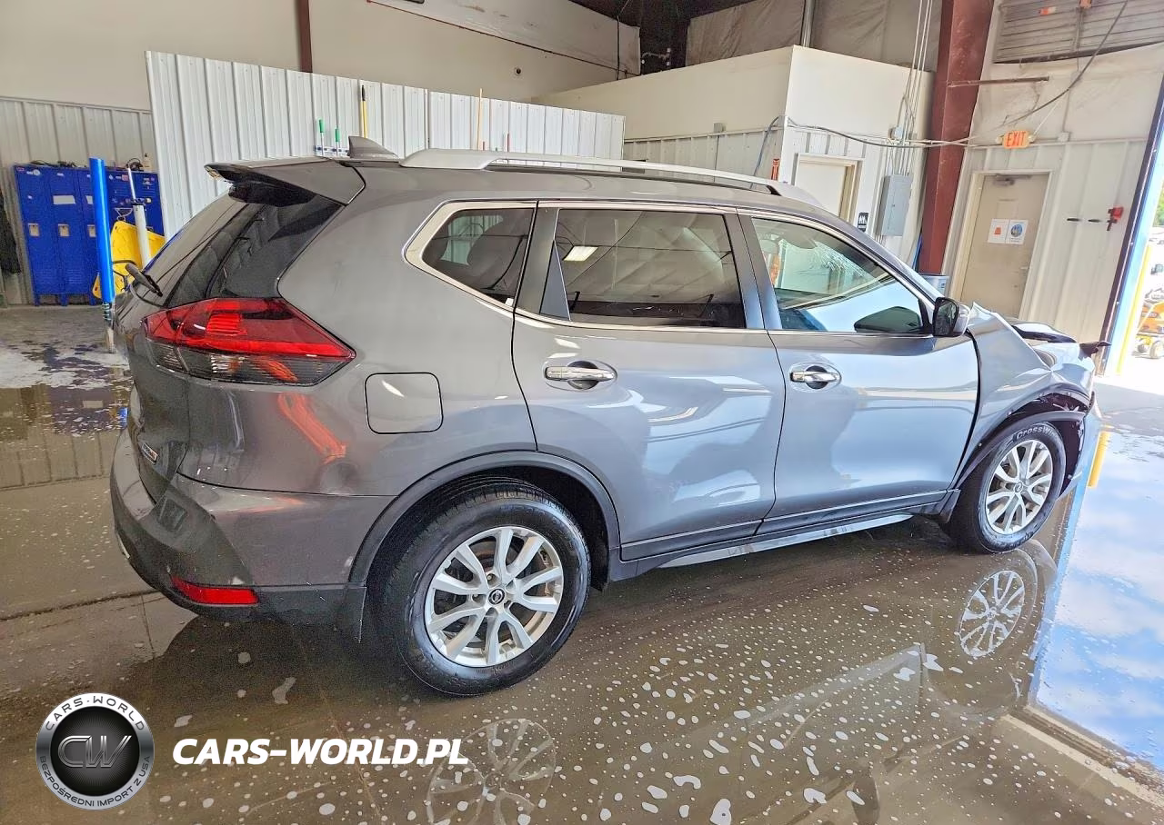 2019 Nissan Rogue S VIN:5N1AT2MT8KC755616 - 3