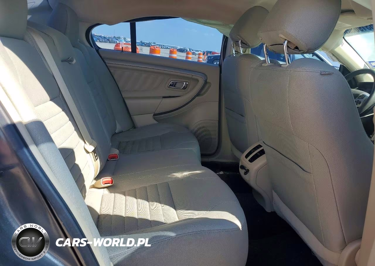 2018 Ford Taurus Se VIN:1FAHP2D88JG133324 - 10