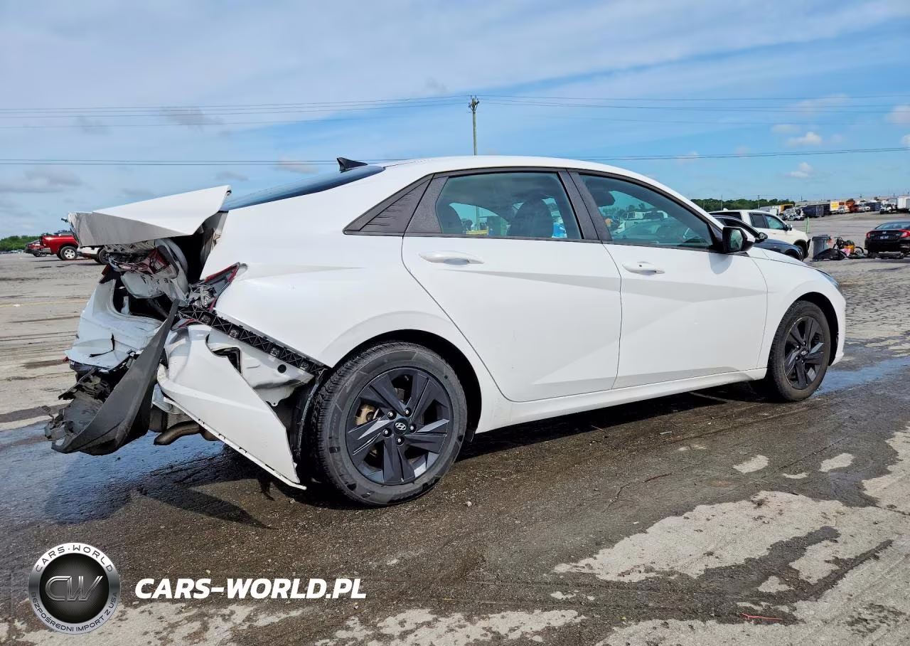2023 Hyundai Elantra Sel VIN:5NPLM4AG2PH103695 - 3