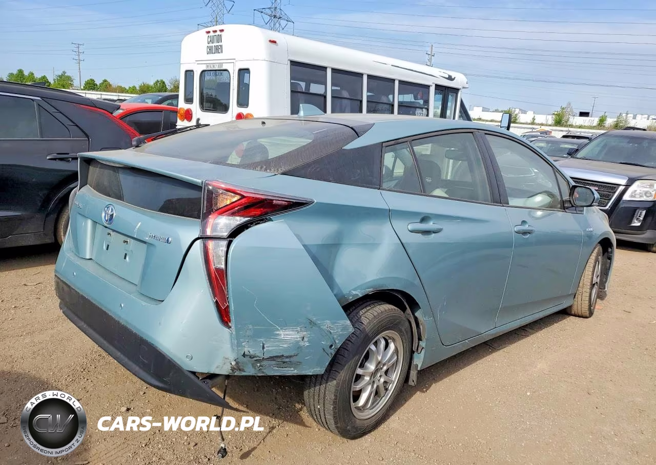 2018 Toyota Prius Four VIN:JTDKARFU5J3061882 - 3