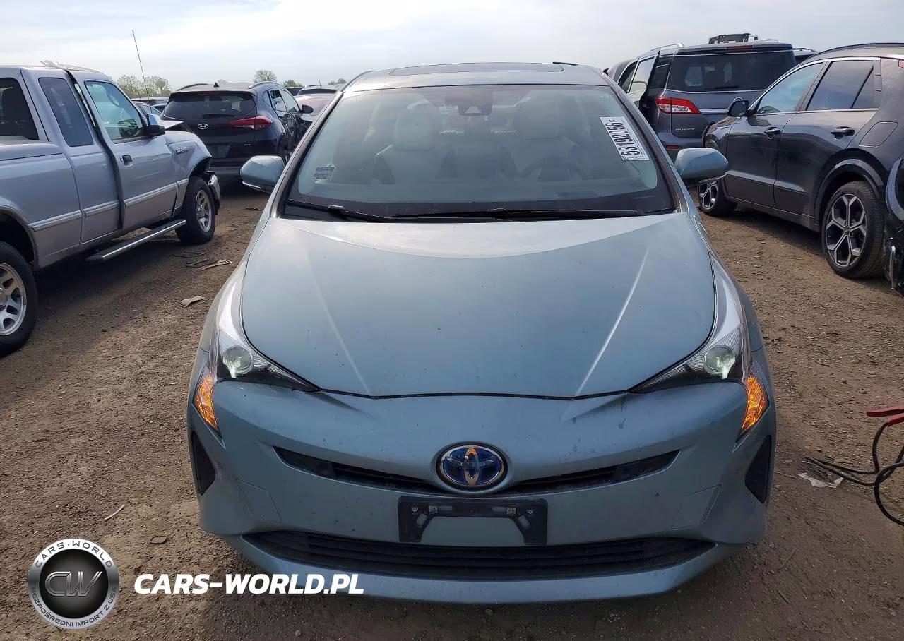 2018 Toyota Prius Four VIN:JTDKARFU5J3061882 - 5
