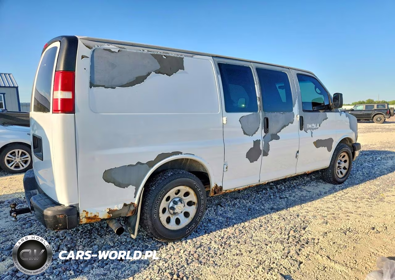 2010 Chev Express G1500 VIN:1GCUGADX3A1140212 - 3