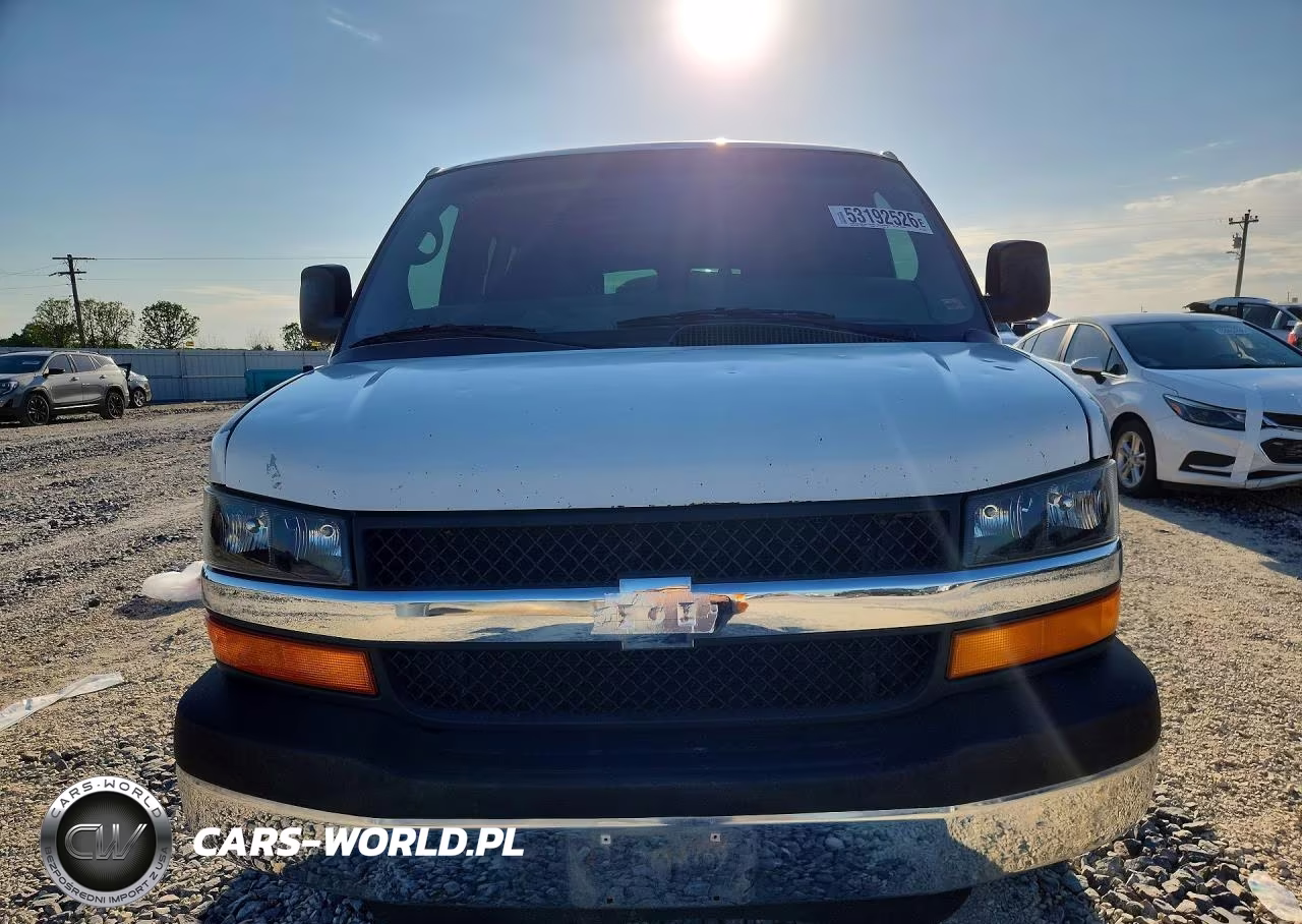 2010 Chev Express G1500 VIN:1GCUGADX3A1140212 - 5