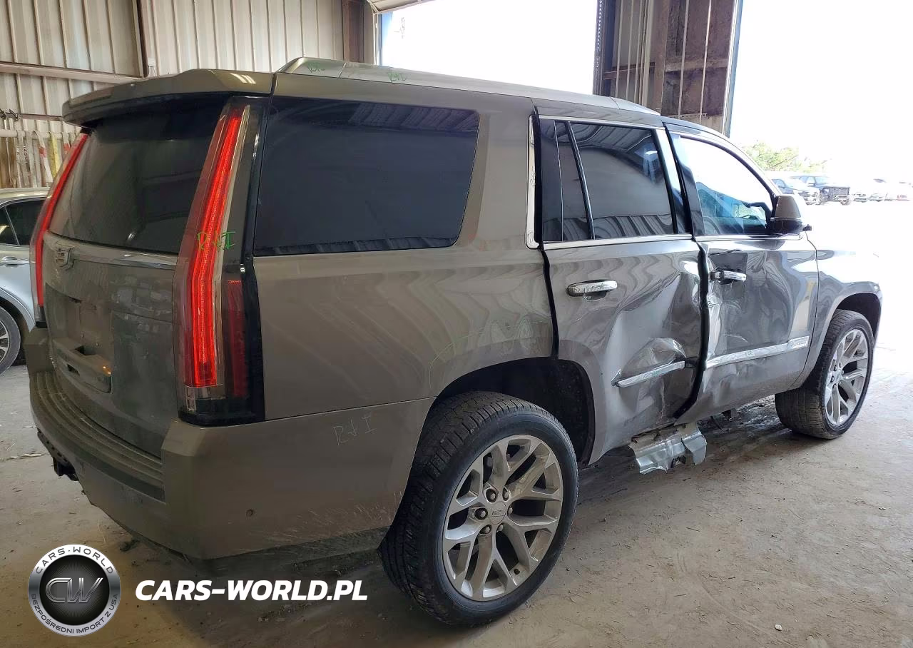 2017 Cadillac Escalade Platinum VIN:1GYS4DKJ0HR293572 - 3