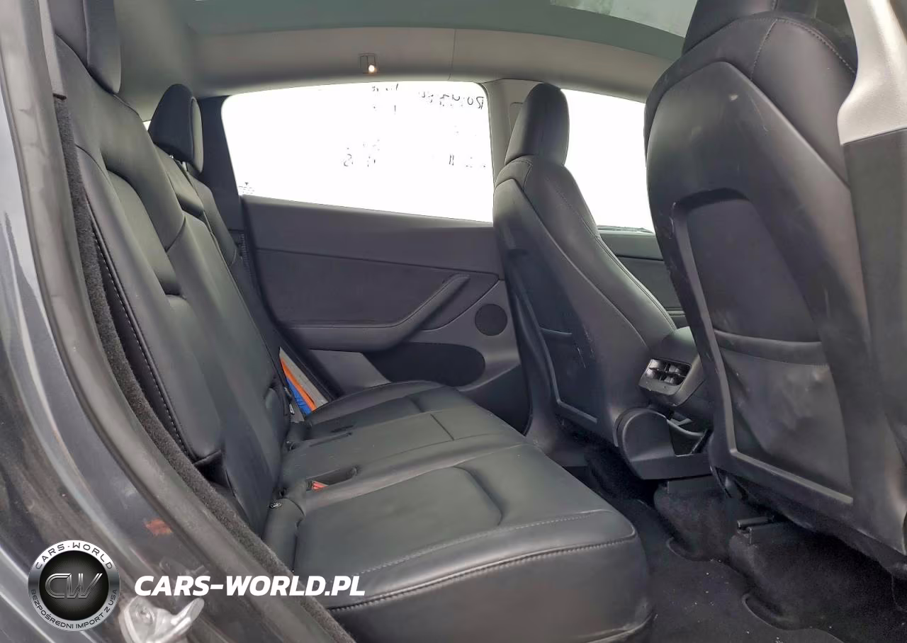 2023 Tesla Model Y VIN:7SAYGDEF0PF936864 - 10
