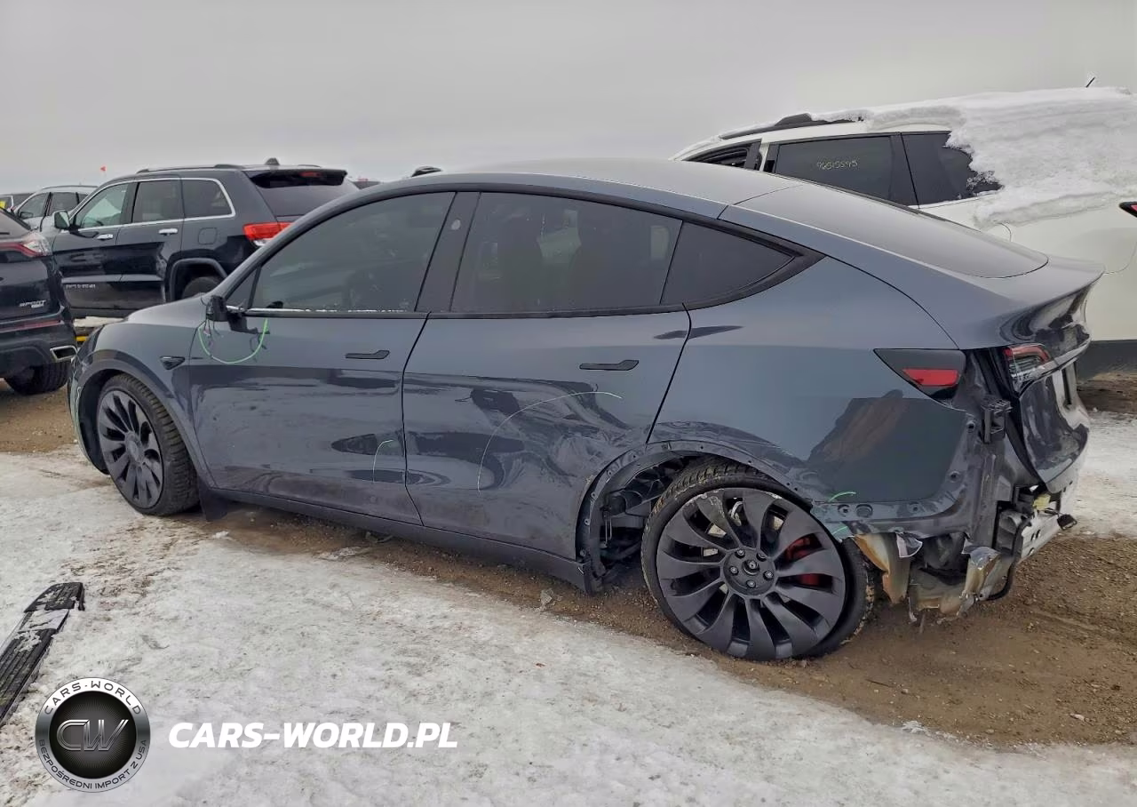 2023 Tesla Model Y VIN:7SAYGDEF0PF936864 - 2
