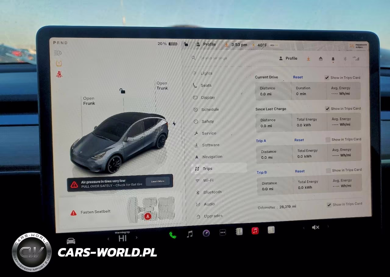 2023 Tesla Model Y VIN:7SAYGDEF0PF936864 - 9