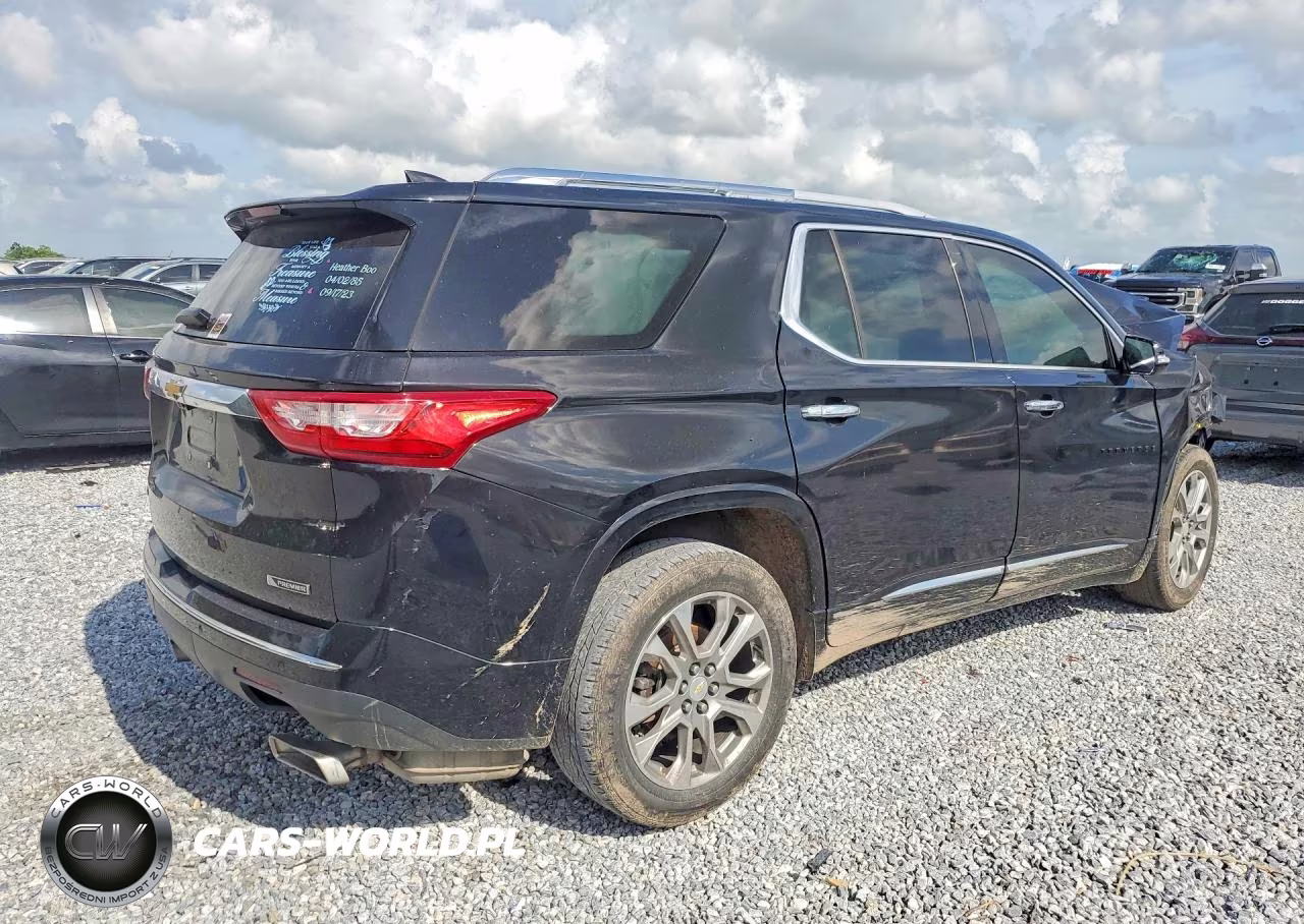 2018 Chevrolet Traverse Premier VIN:1GNERKKW7JJ254266 - 3