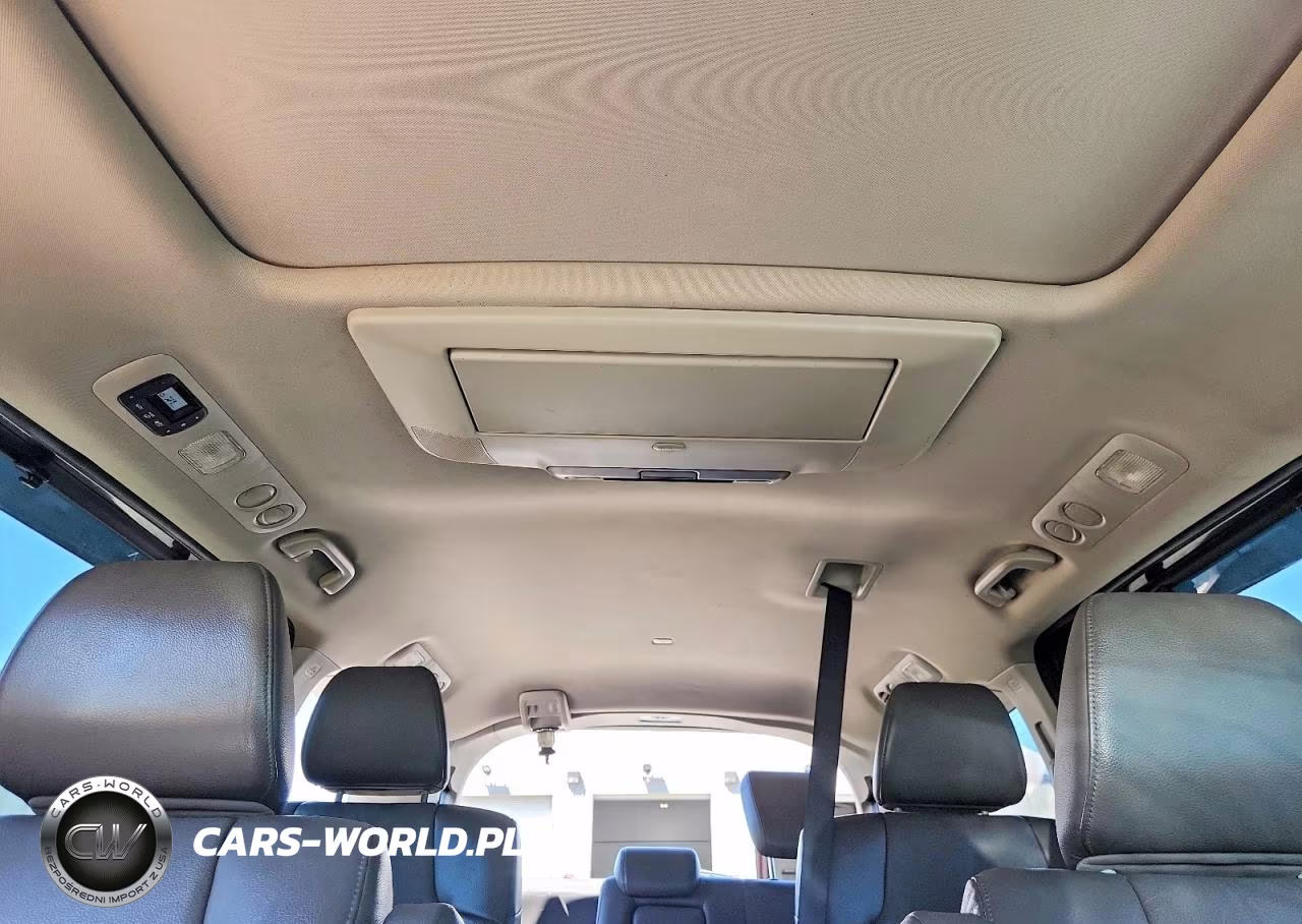2015 Honda Odyssey Touring VIN:5FNRL5H96FB079845 - 10