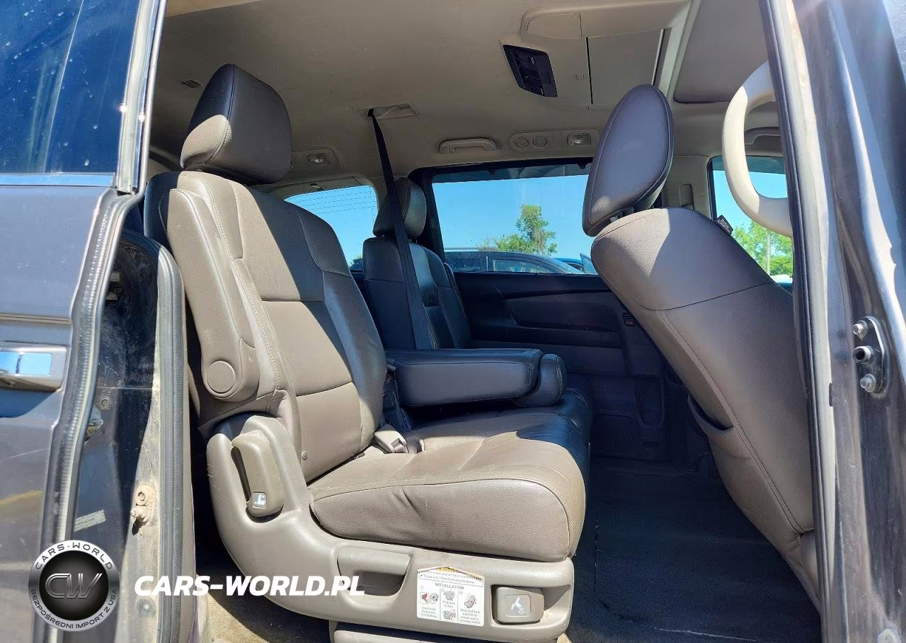 2015 Honda Odyssey Touring VIN:5FNRL5H96FB079845 - 11