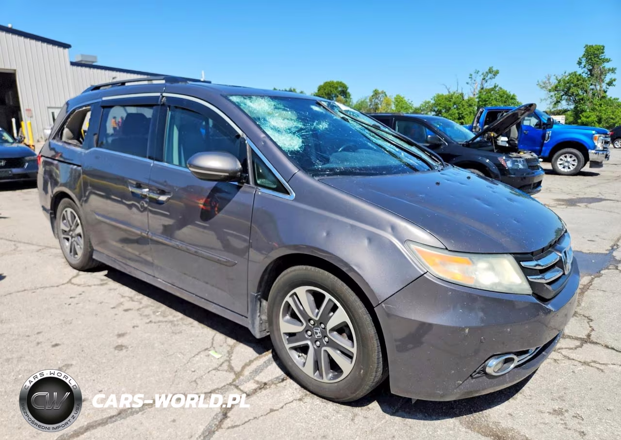 2015 Honda Odyssey Touring VIN:5FNRL5H96FB079845 - 4