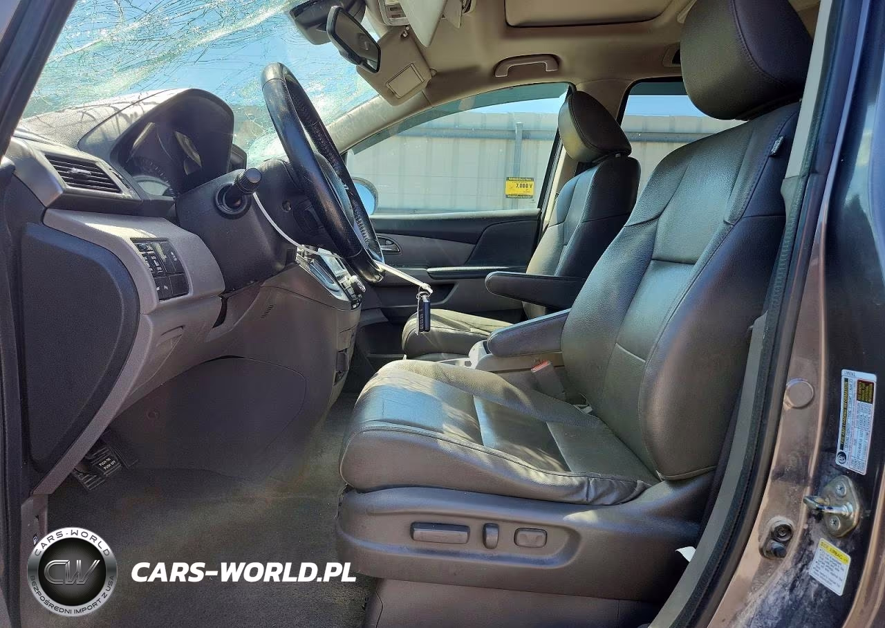 2015 Honda Odyssey Touring VIN:5FNRL5H96FB079845 - 7