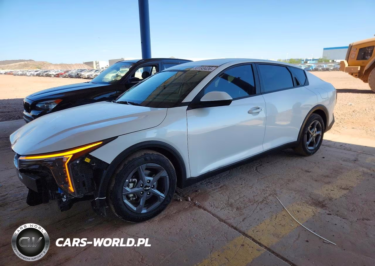2025 Kia K4 Lxs – zdjęcie 1 z 13