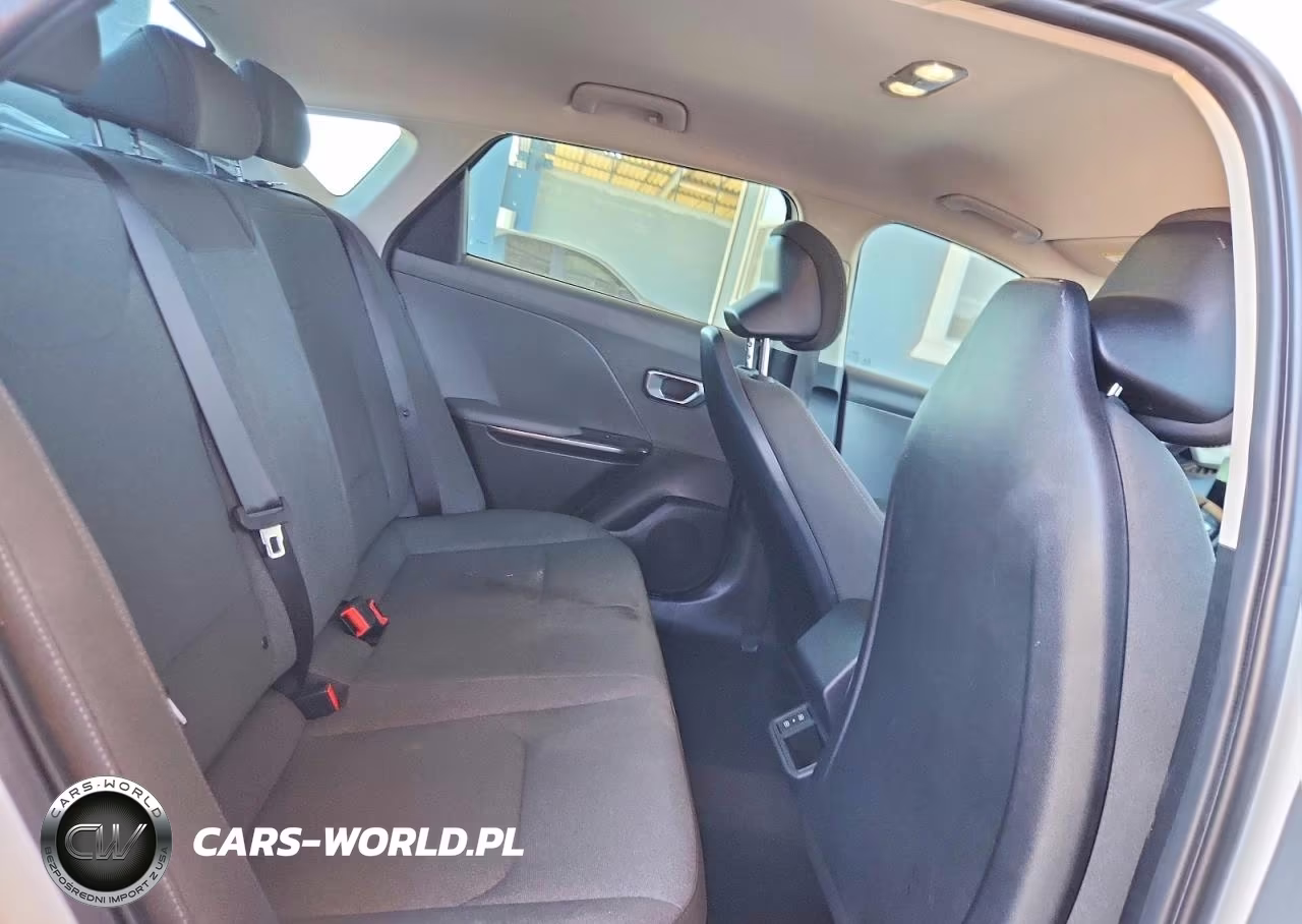 2025 Kia K4 Lxs VIN:3KPFT4DE8SE161124 - 10