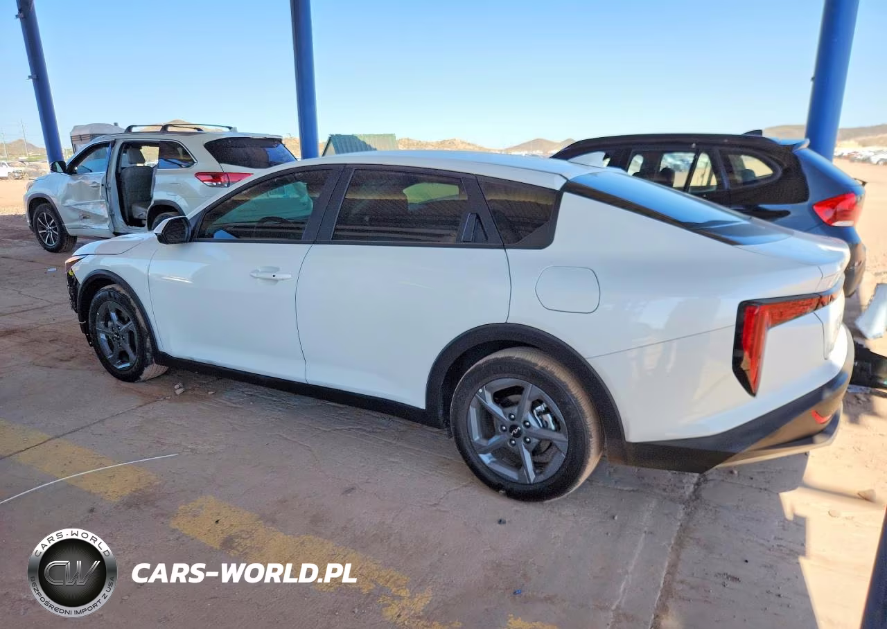 2025 Kia K4 Lxs VIN:3KPFT4DE8SE161124 - 2