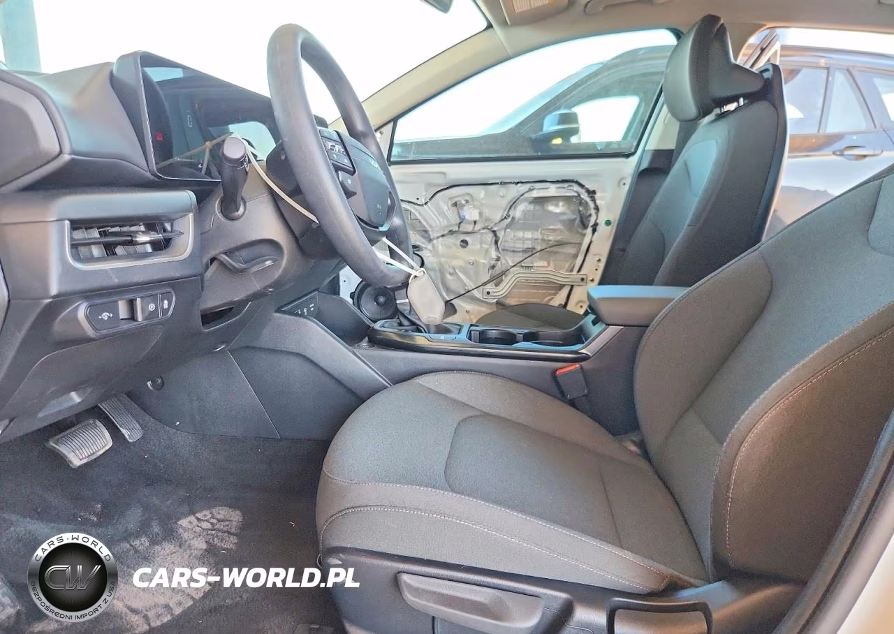 2025 Kia K4 Lxs VIN:3KPFT4DE8SE161124 - 7