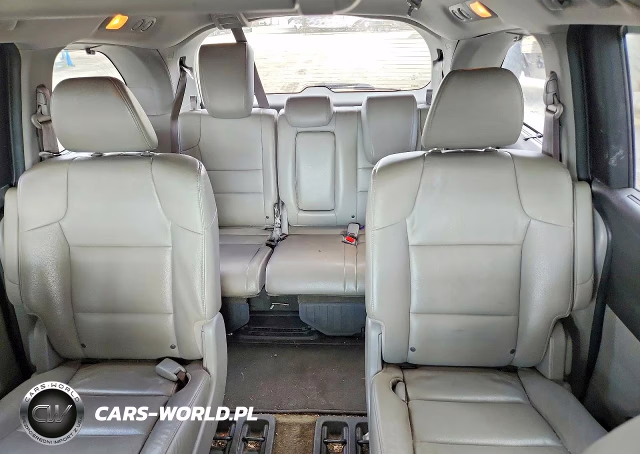 2015 Honda Odyssey Touring VIN:5FNRL5H94FB115564 - 10