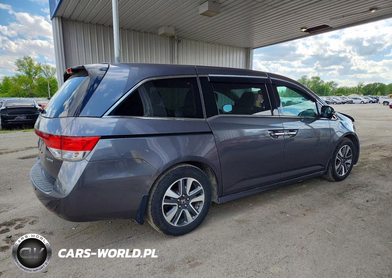 2015 Honda Odyssey Touring VIN:5FNRL5H94FB115564 - 3