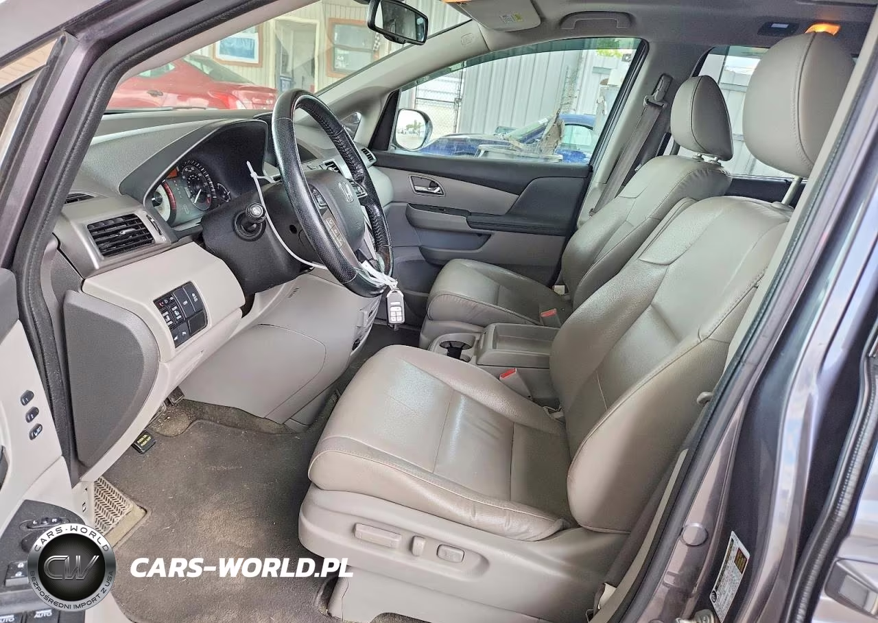 2015 Honda Odyssey Touring VIN:5FNRL5H94FB115564 - 7