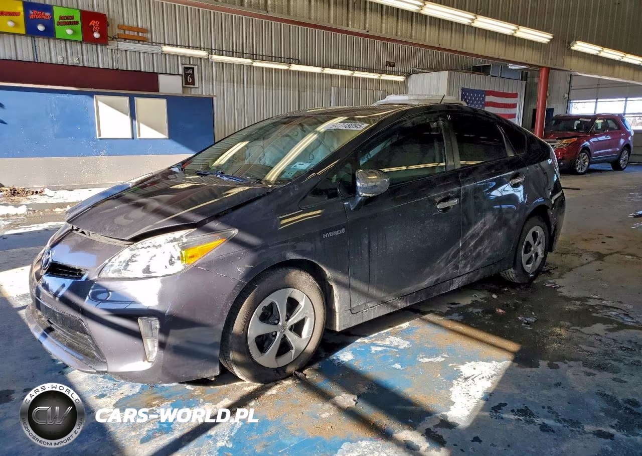 2015 Toyota Prius Two – zdjęcie 1 z 12