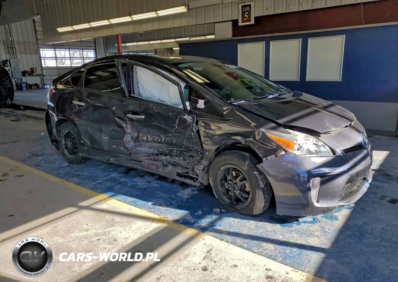 2015 Toyota Prius Two VIN:JTDKN3DU0F0419676 - 4