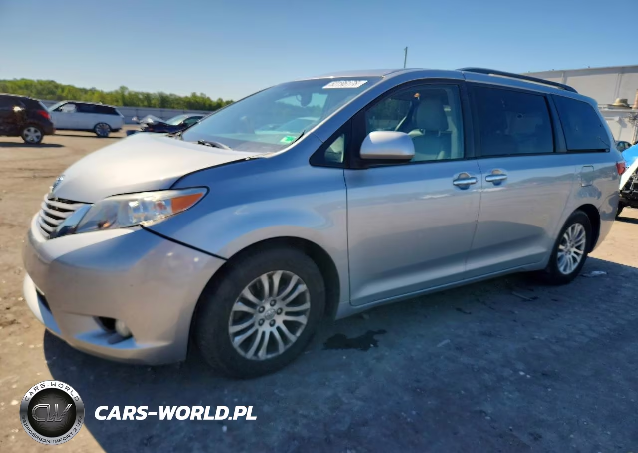 2015 Toyota Sienna Xle Premium 8-Passenger – zdjęcie 1 z 12