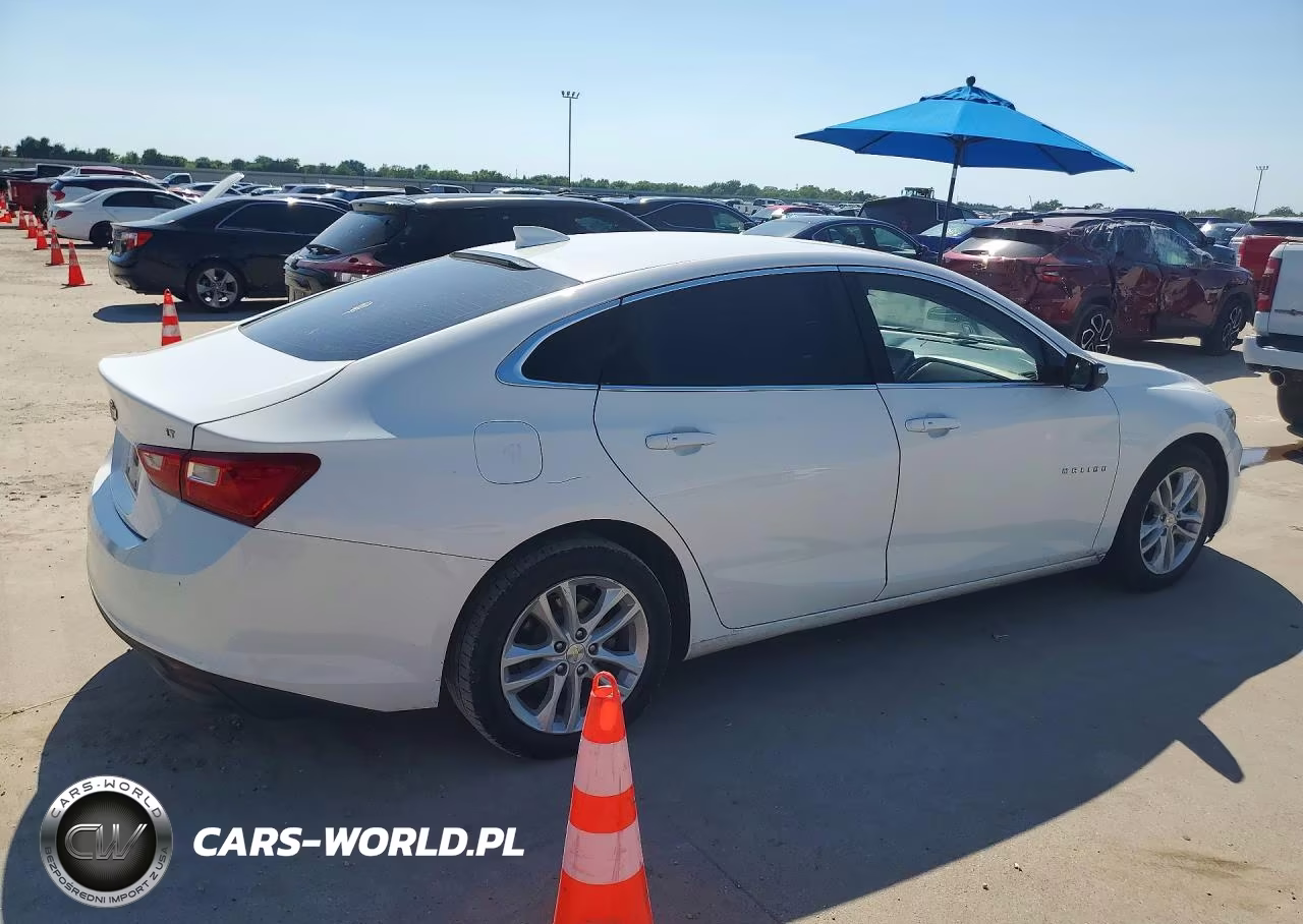 2018 Chevrolet Malibu Lt VIN:1G1ZD5ST1JF250287 - 3