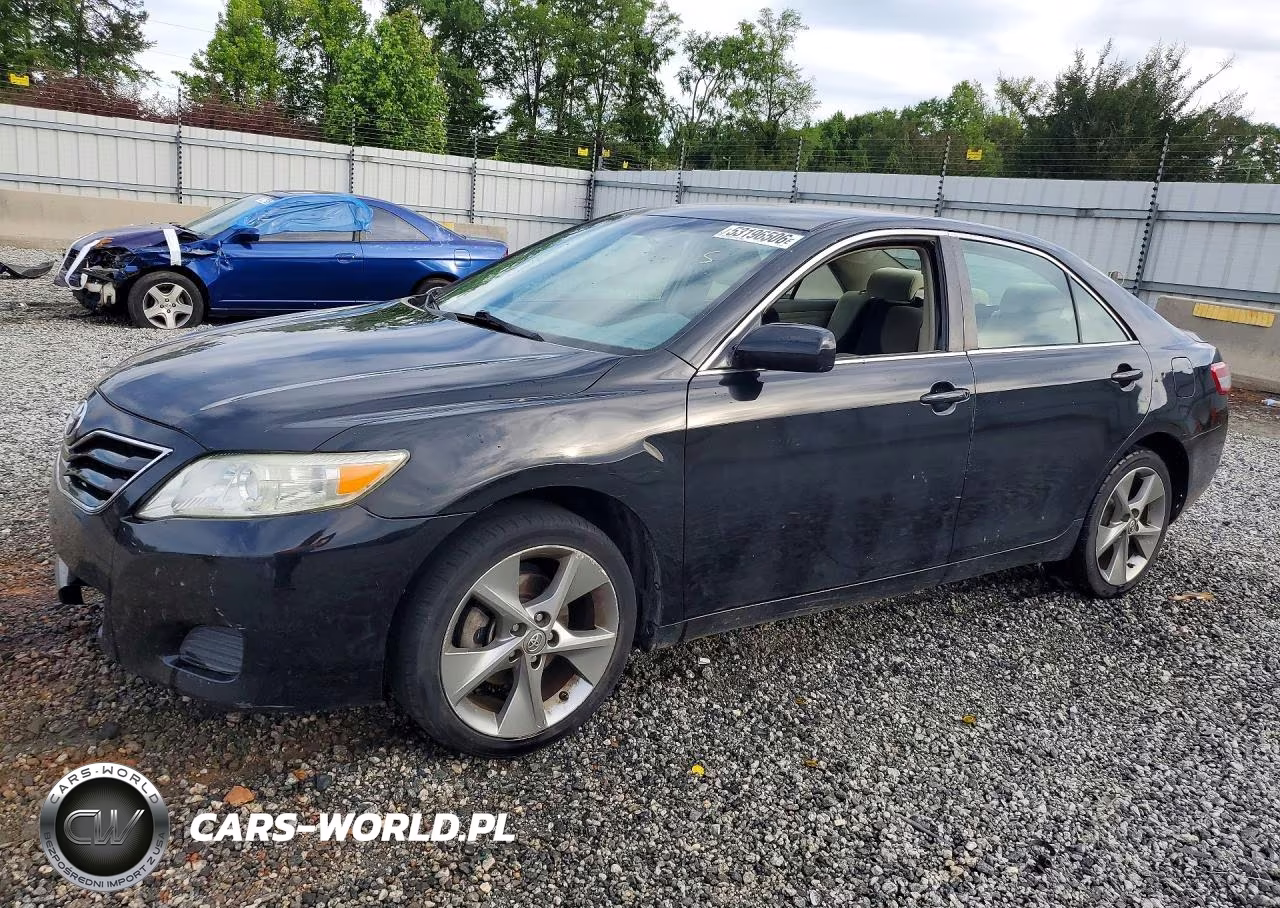 2010 Toyota Camry Base – zdjęcie 1 z 12