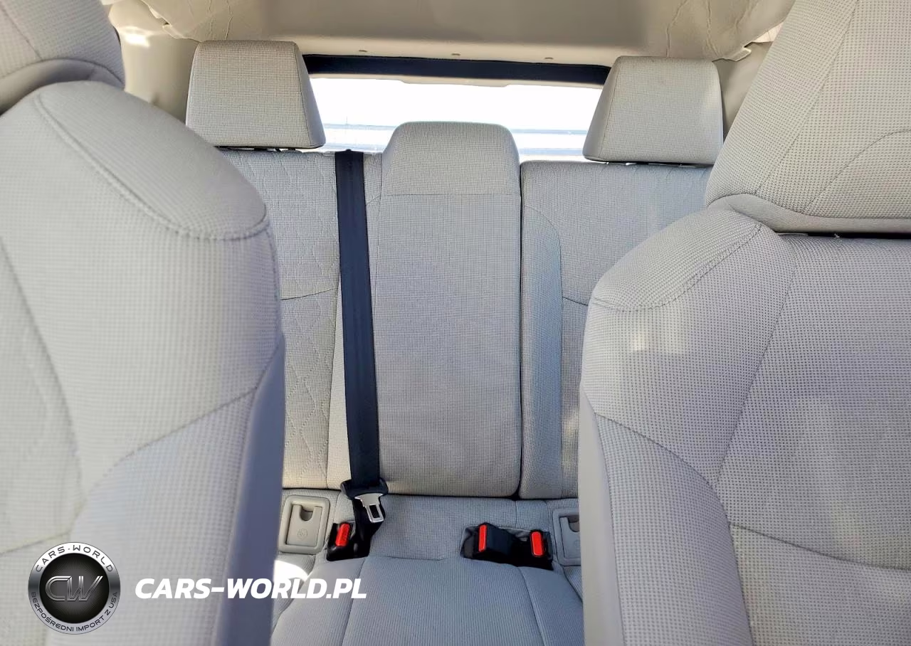 2025 Toyota Corolla Cross L VIN:7MUAAAAG0SV135567 - 10