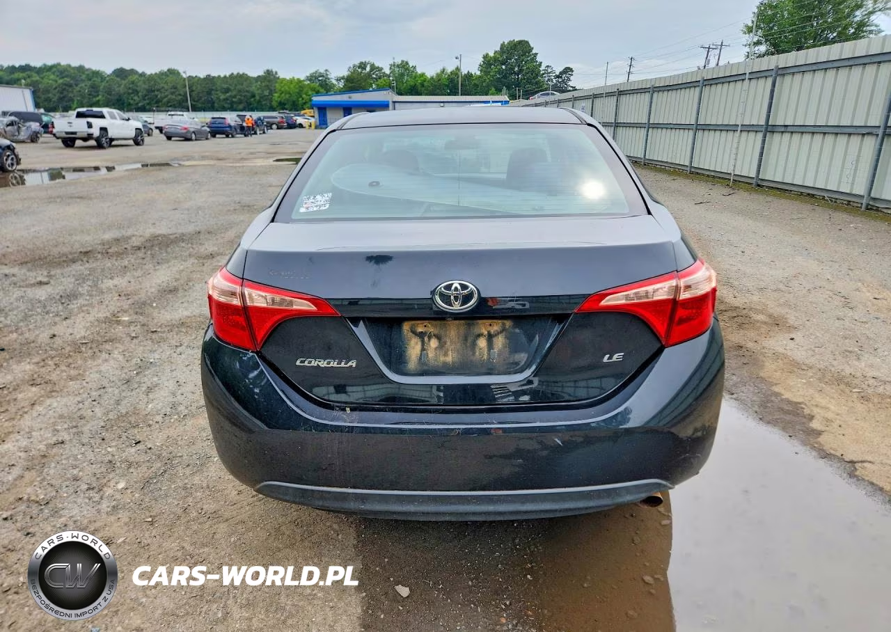 2018 Toyota Corolla Le VIN:5YFBURHE4JP814760 - 6