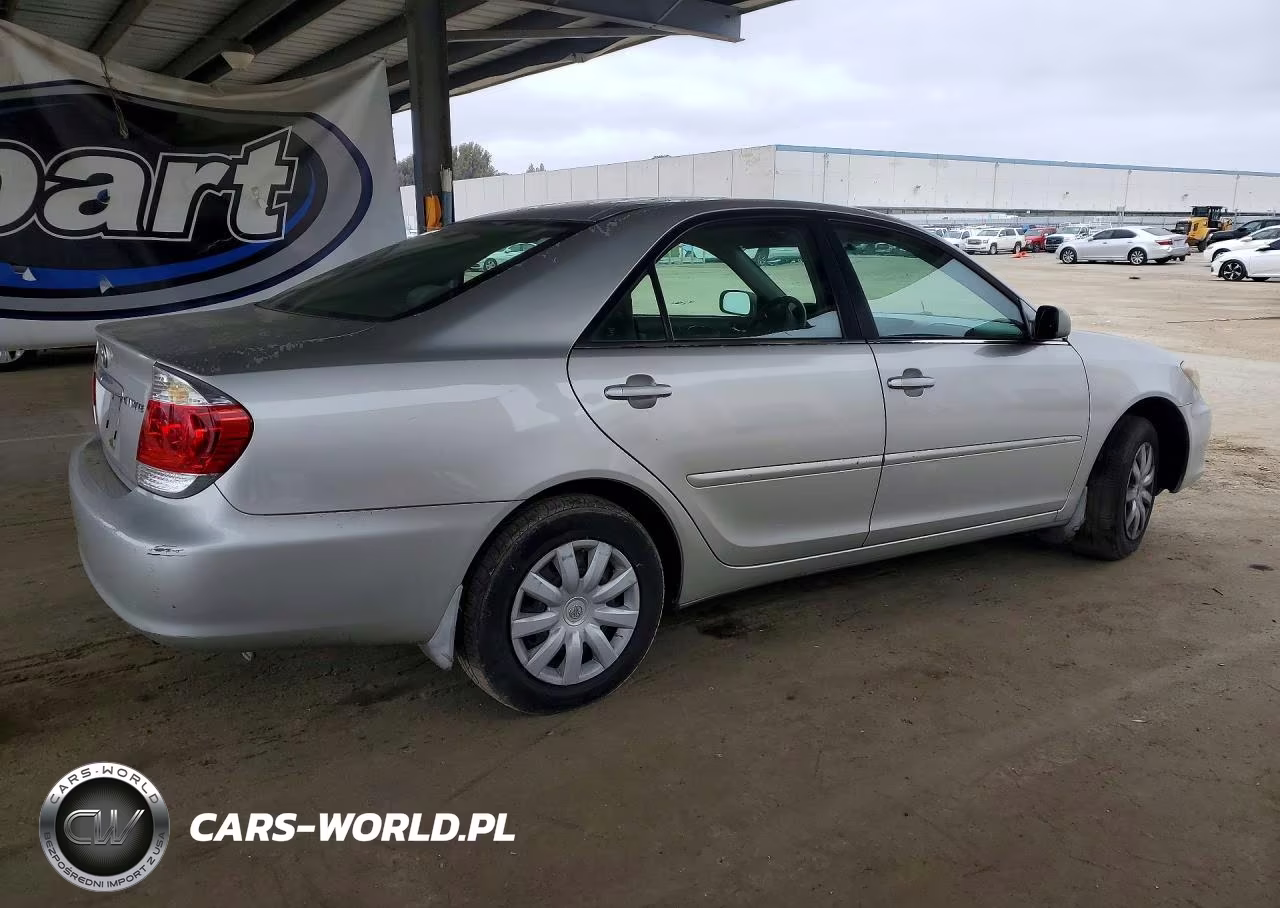 2005 Toyota Camry Le VIN:4T1BE30K85U961082 - 3