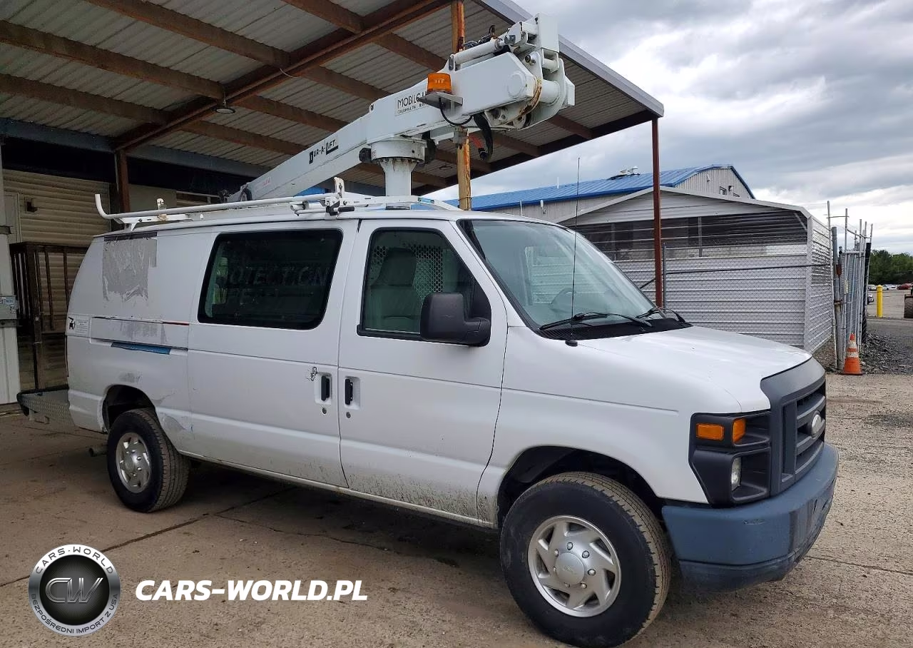 2014 Ford E350 Van With Bucket Lift